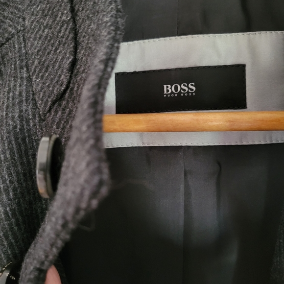 Hugo boss coat - Picture 4 of 8